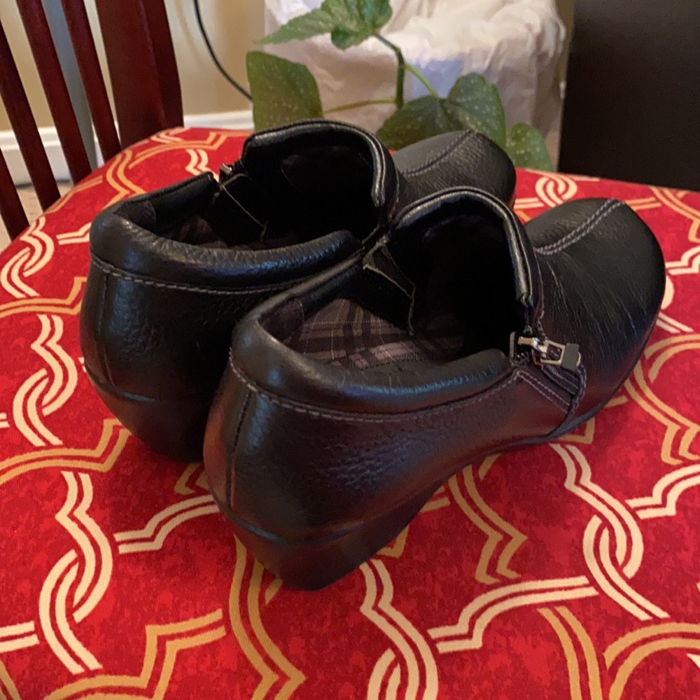 Shoes - Picture 6 of 13